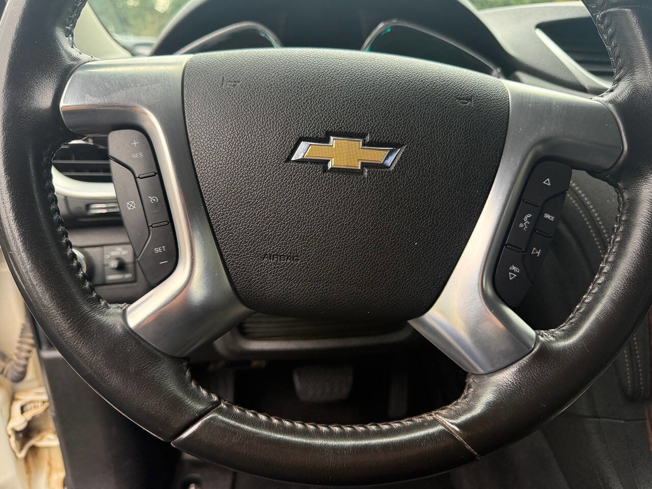 Used 2014 Chevrolet Traverse LT AWD/4WD image 19