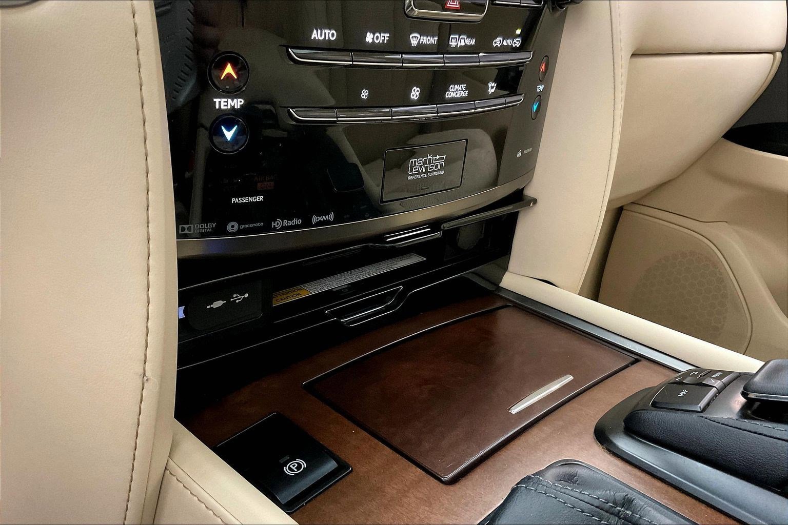 Used 2019 Lexus LX 570 4WD w/ Luxury Package image 16