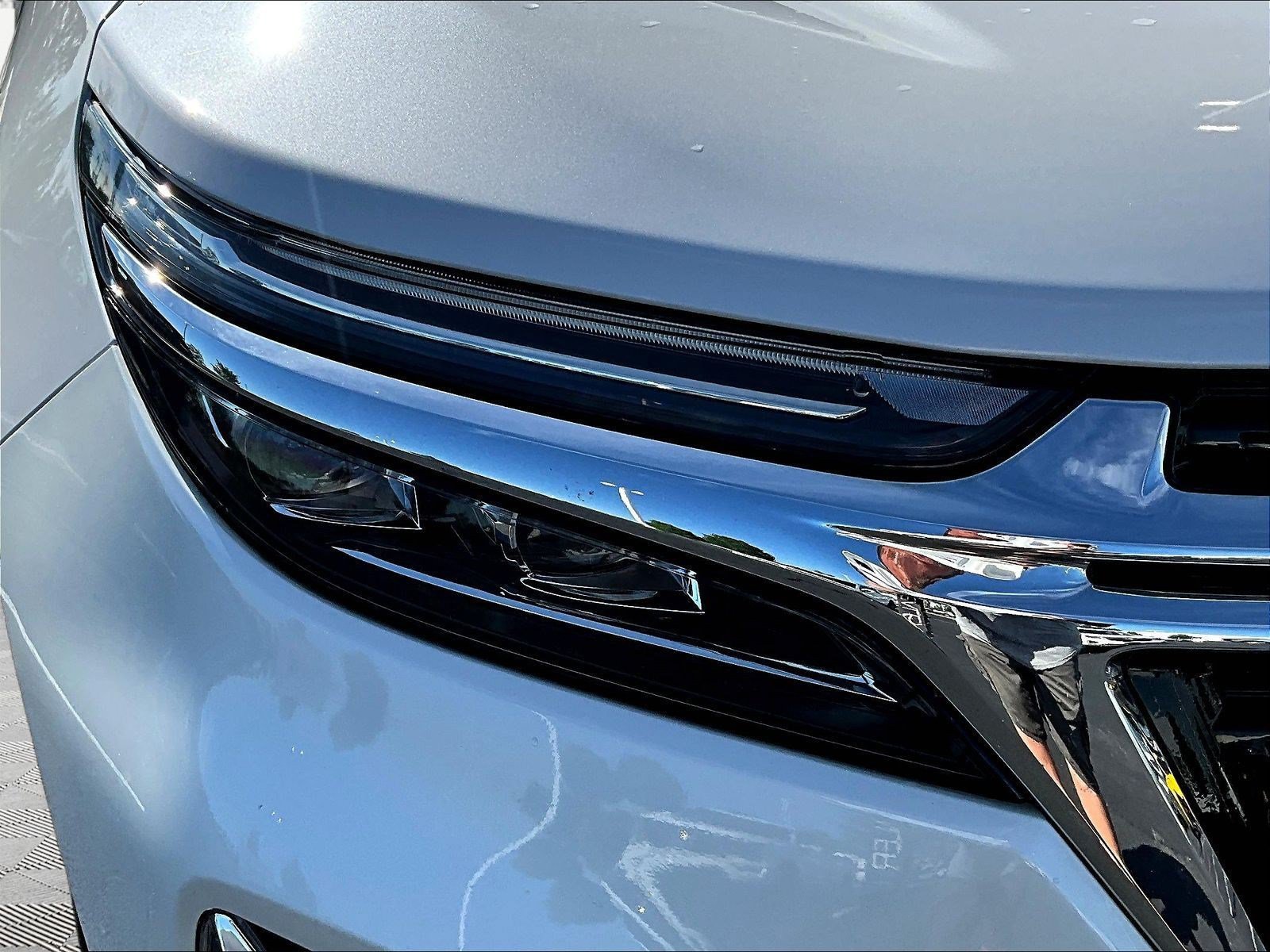 Used 2023 Chevrolet Equinox Premier FWD image 32