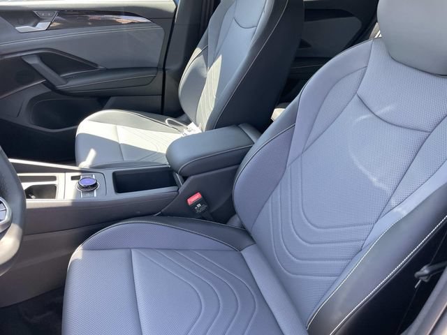 New 2026 Volkswagen Tiguan SE R-Line FWD image 22