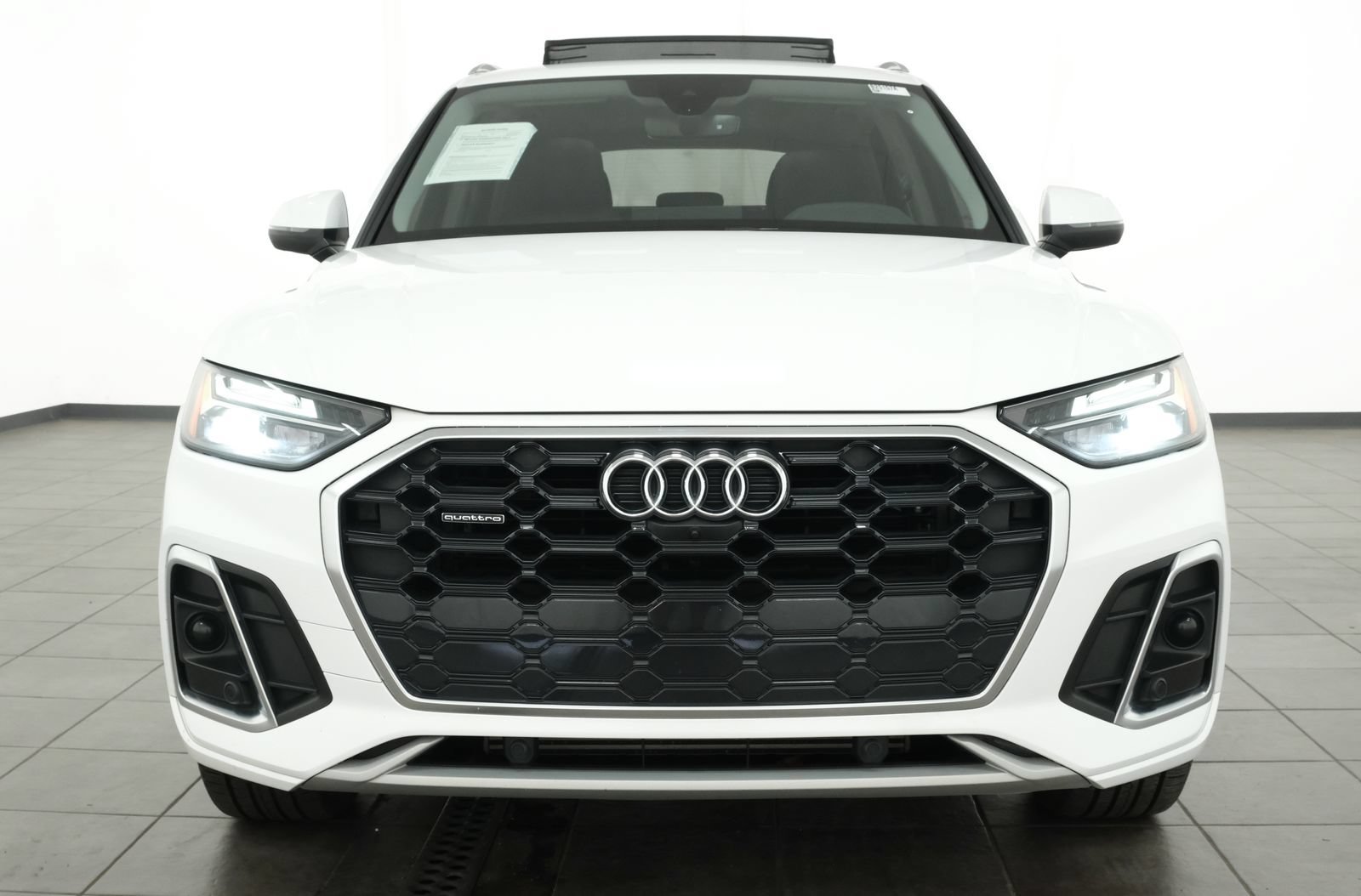 Used 2022 Audi Q5 2.0T Premium Plus w/ Premium Plus Package AWD/4WD image 9