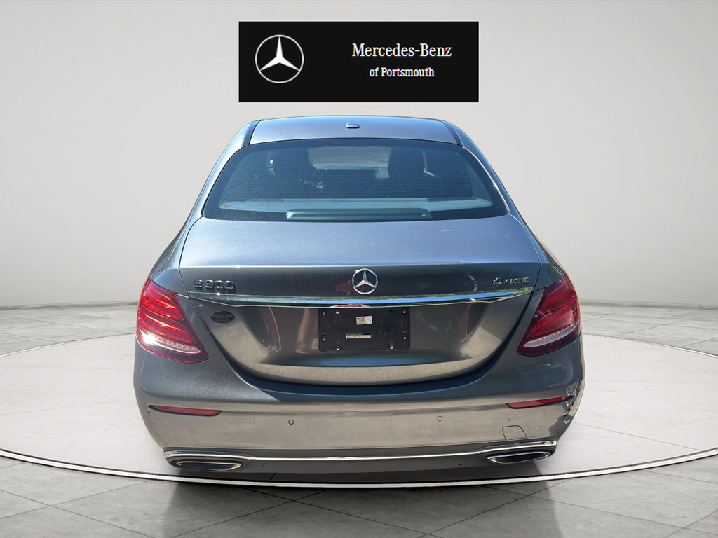 Used 2017 Mercedes-Benz E 300 4MATIC image 4