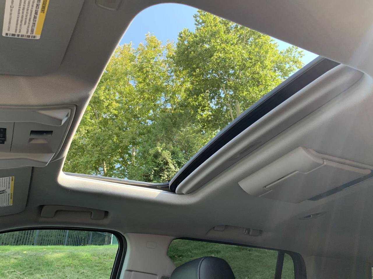 Used 2018 Chevrolet Tahoe LT w/ LT Signature Package AWD/4WD image 25