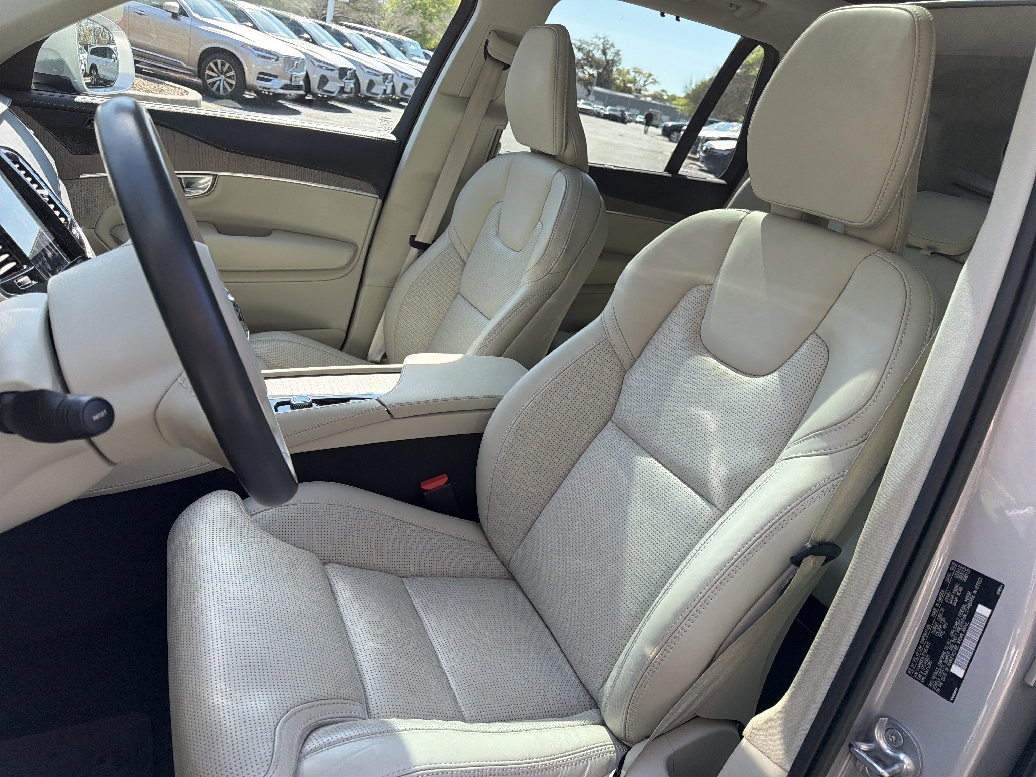 Certified 2023 Volvo XC90 T8 Ultimate w/ Protection Package image 16