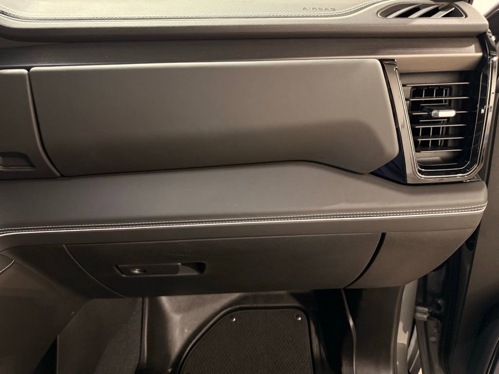 Used 2026 GMC Sierra 2500 AT4X image 32