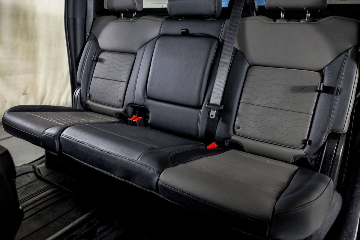 Used 2025 Chevrolet Silverado 2500 ZR2 w/ Technology Package image 33