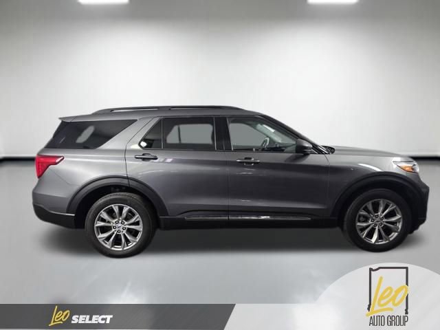 Used 2023 Ford Explorer XLT w/ Equipment Group 202A AWD/4WD image 5