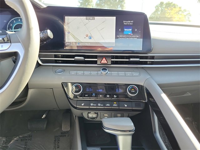 Used 2024 Hyundai Elantra SEL w/ Convenience Package image 13