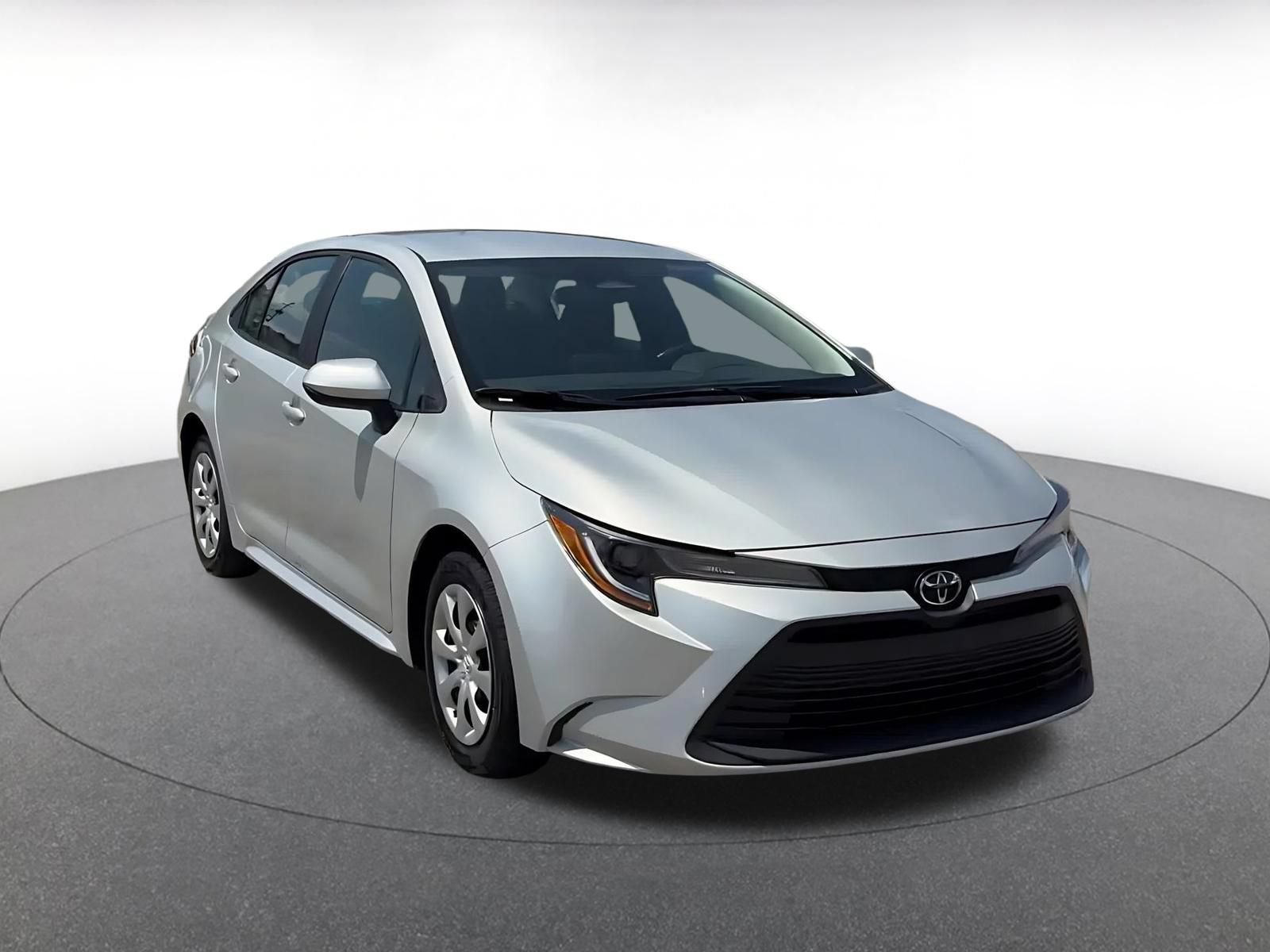 Used 2025 Toyota Corolla LE FWD image 3