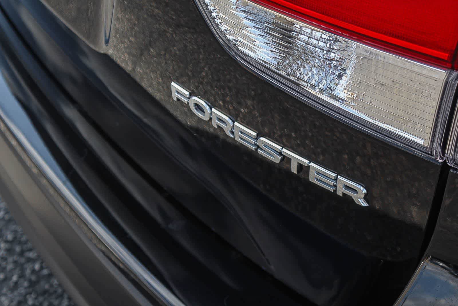 Used 2024 Subaru Forester Premium image 12
