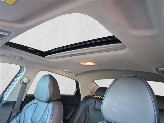 Used 2024 Hyundai Elantra Limited FWD image 15
