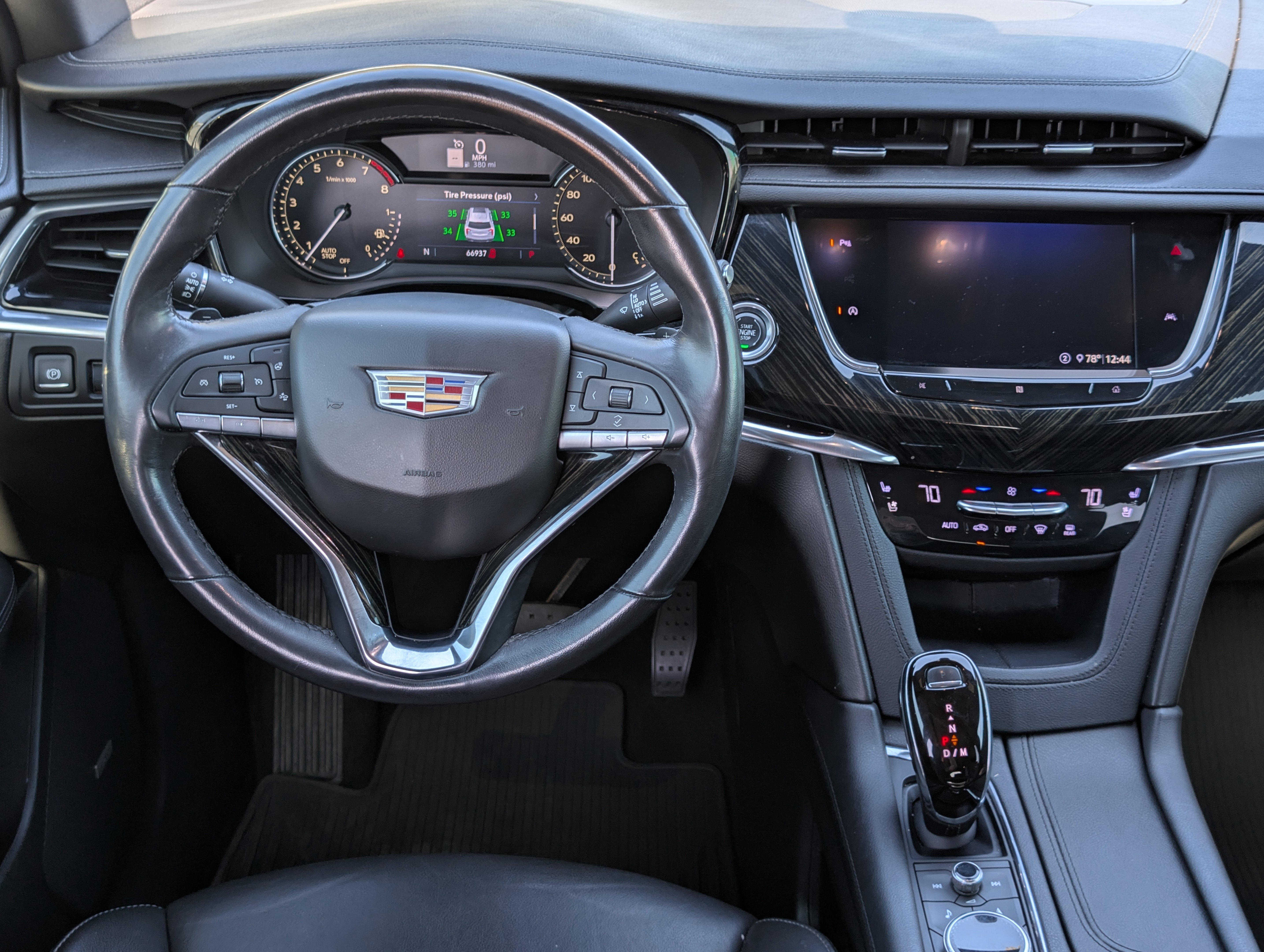 Used 2020 Cadillac XT6 Premium Luxury FWD image 16