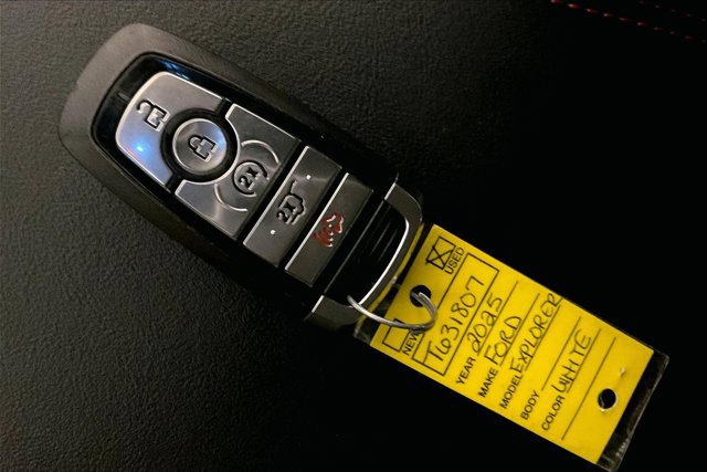 Used 2025 Ford Explorer ST-Line AWD/4WD image 11