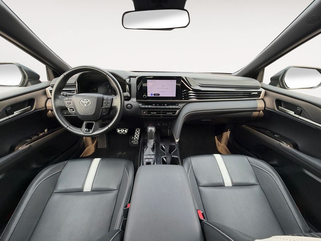 Used 2025 Toyota Camry SE FWD image 11