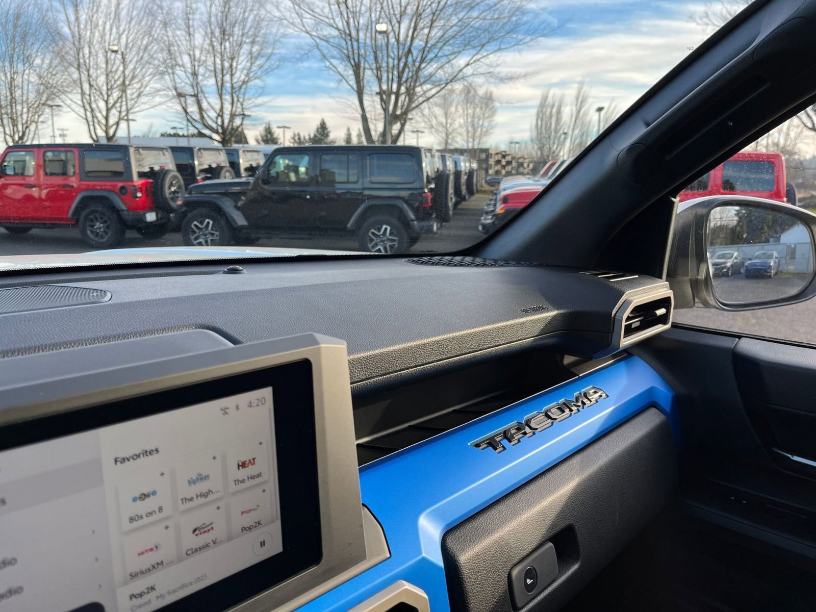 Used 2025 Toyota Tacoma TRD Off-Road image 36