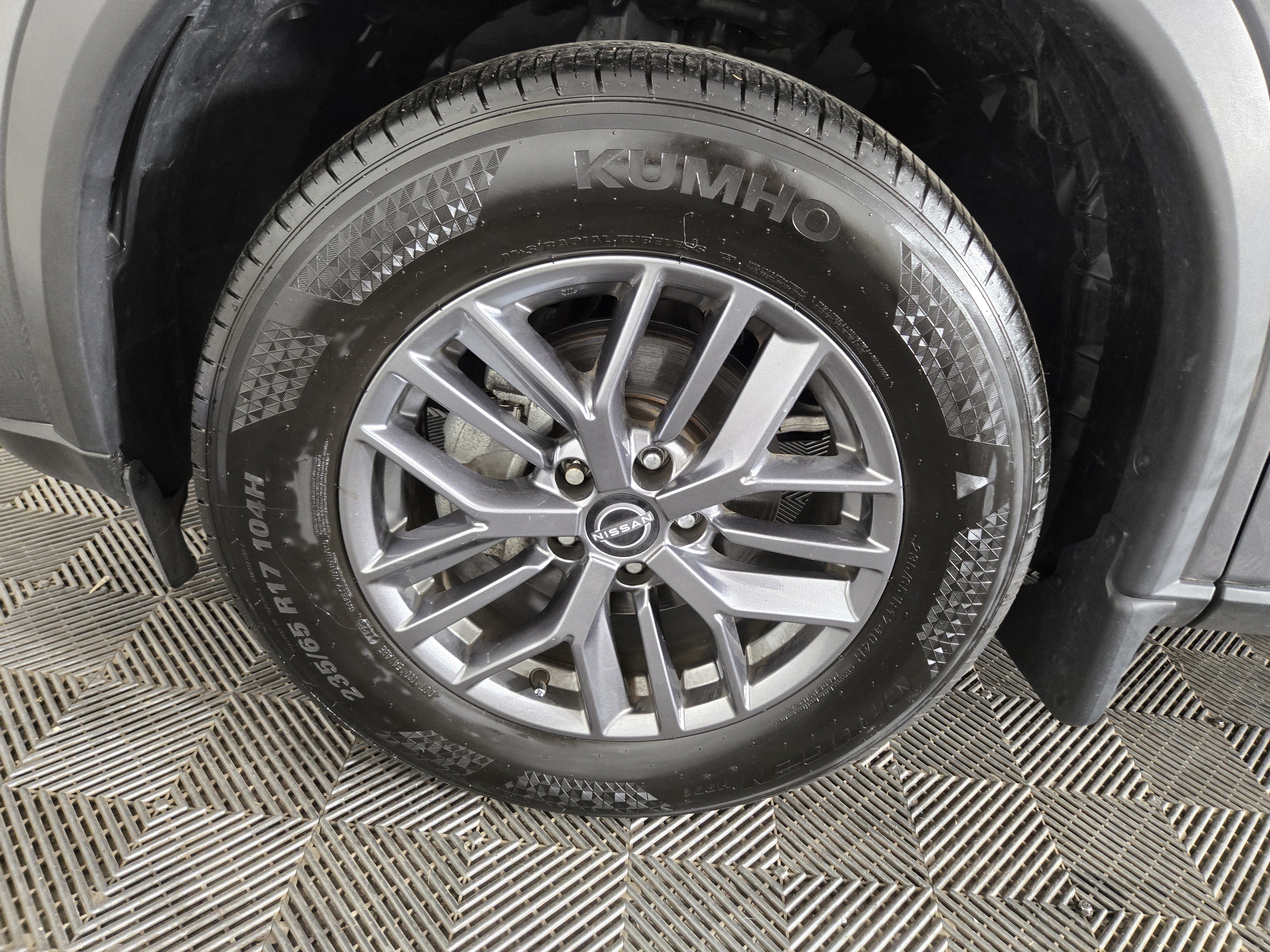 Used 2023 Nissan Rogue S AWD/4WD image 31