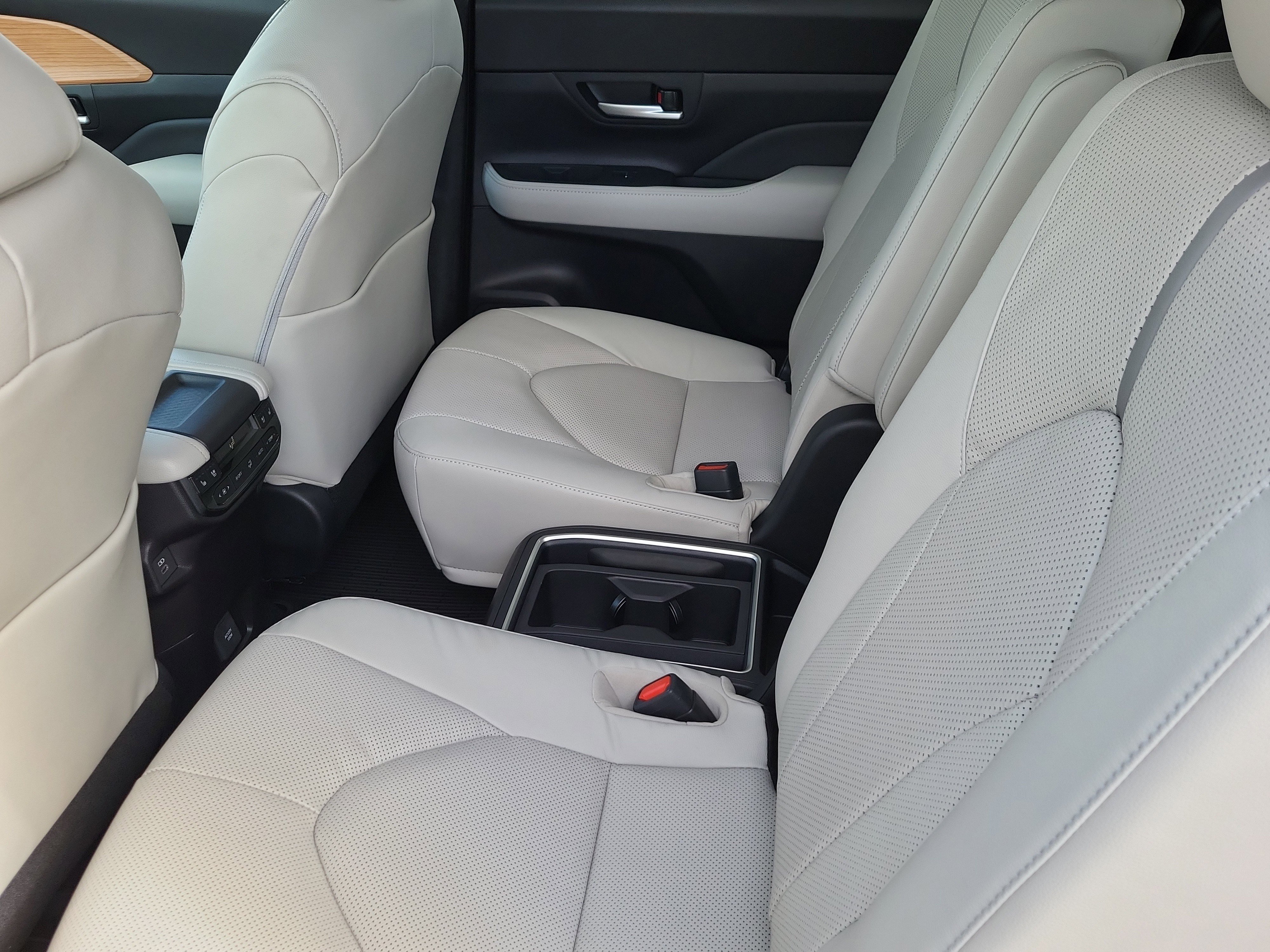 New 2026 Toyota Grand Highlander AWD image 9
