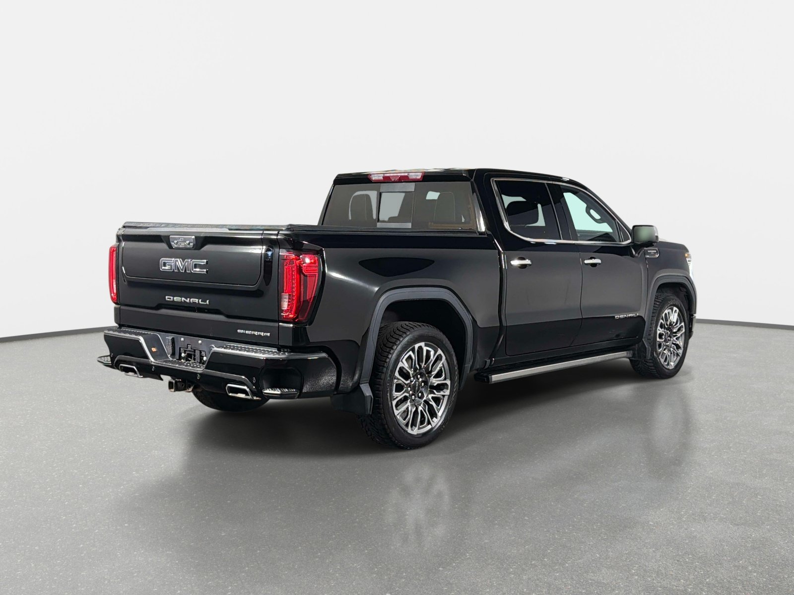 Used 2024 GMC Sierra 1500 Denali Ultimate AWD/4WD image 3