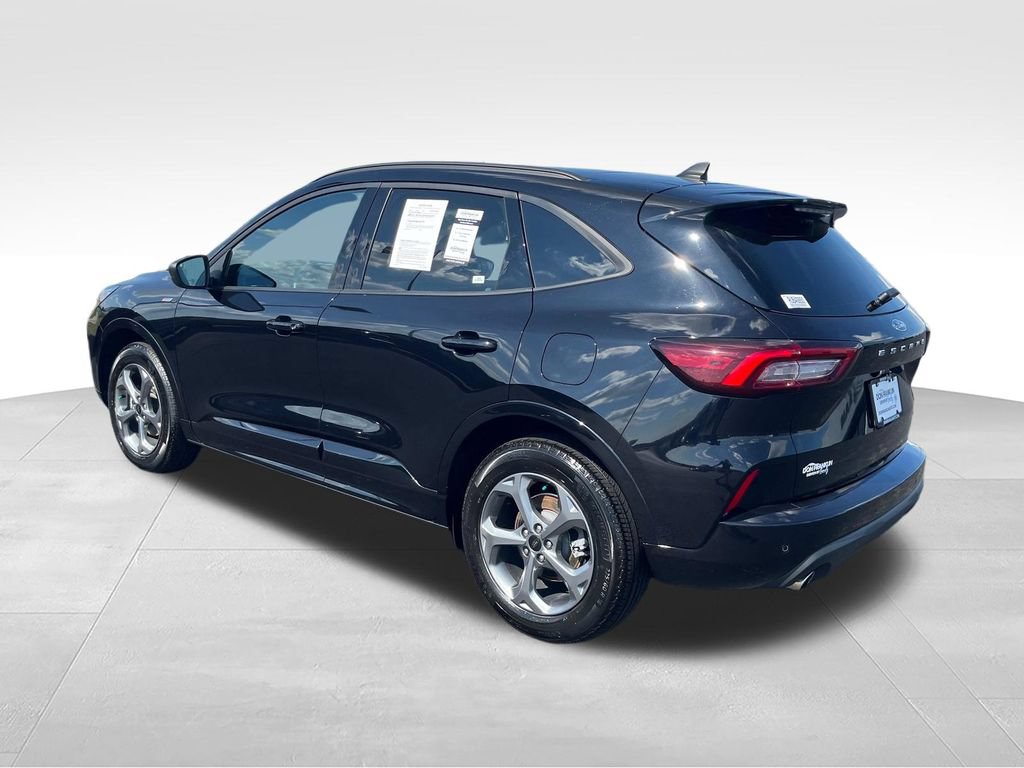 Used 2024 Ford Escape ST-Line w/ Tech Pack #1 AWD/4WD image 3
