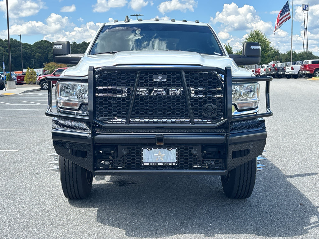 Used 2024 RAM 3500 Tradesman w/ Chrome Appearance Group AWD/4WD image 4