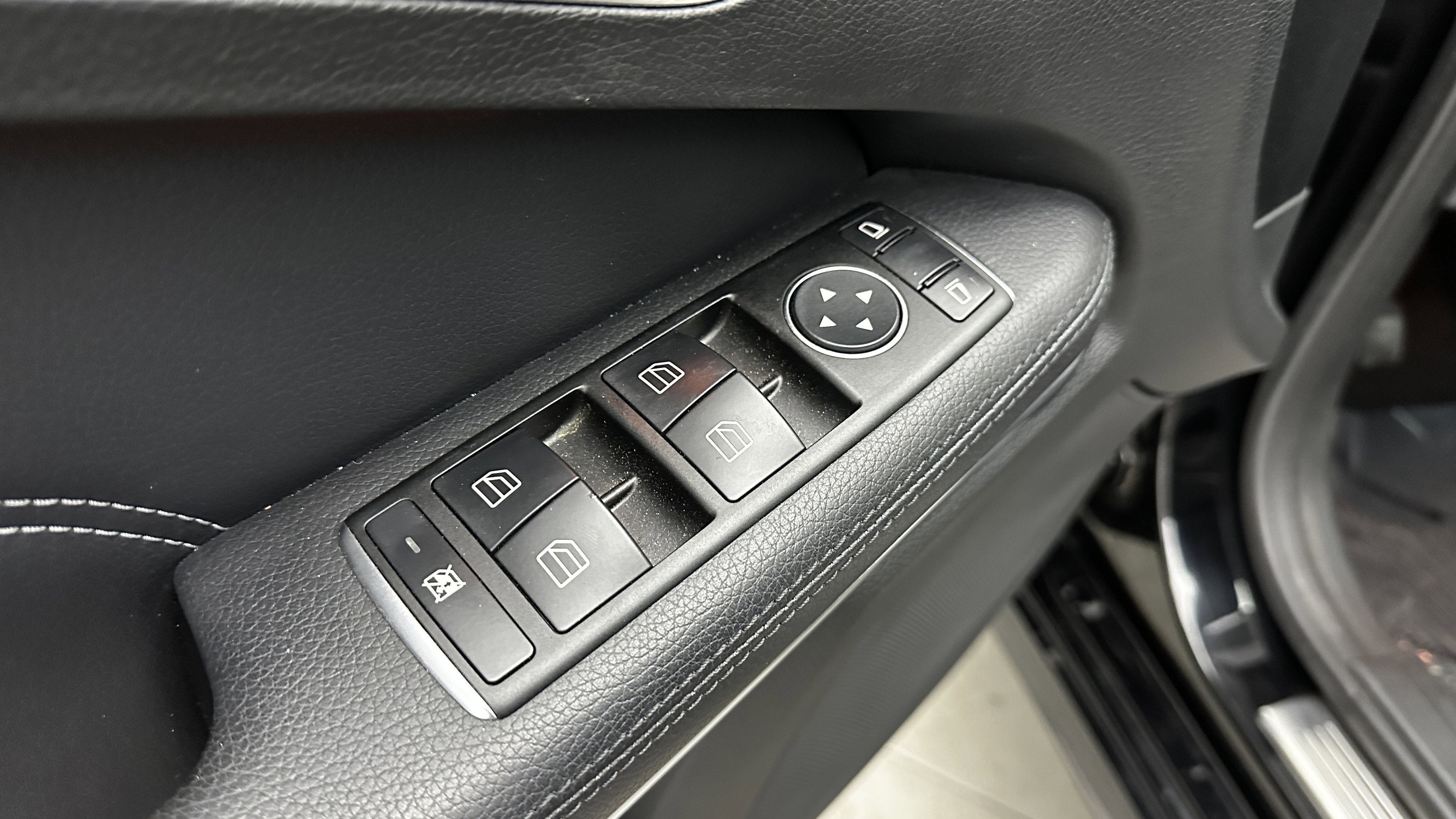 Used 2014 Mercedes-Benz E 350 4MATIC Wagon w/ Premium 1 Package image 13