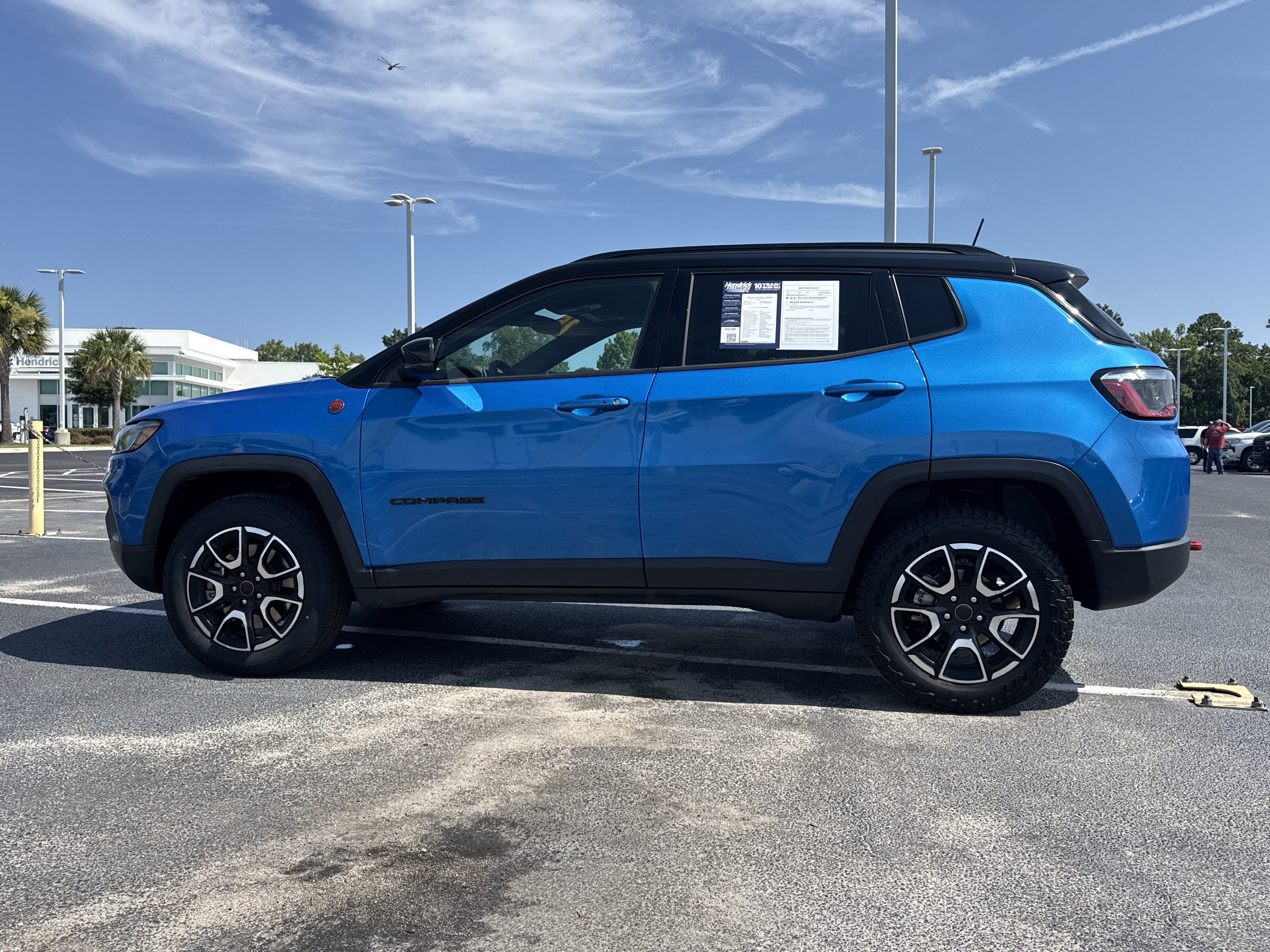 Used 2025 Jeep Compass Trailhawk w/ Trailer Tow Group AWD/4WD image 14