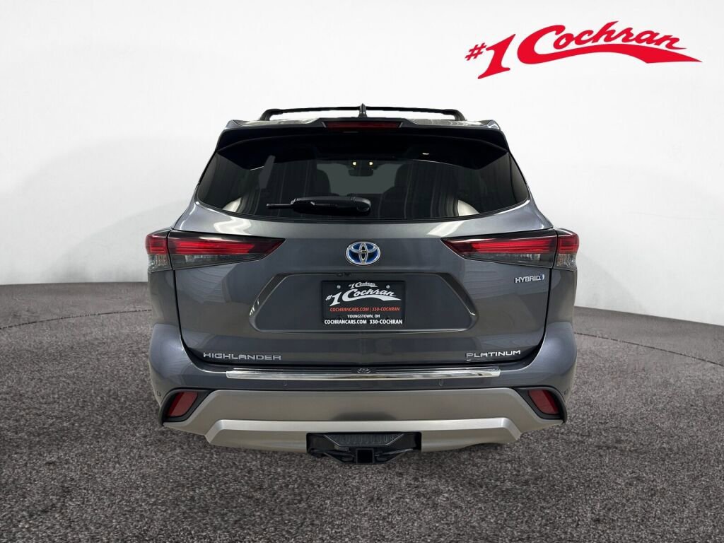 Used 2024 Toyota Highlander Platinum image 25