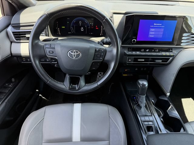 Used 2025 Toyota Camry SE FWD image 11