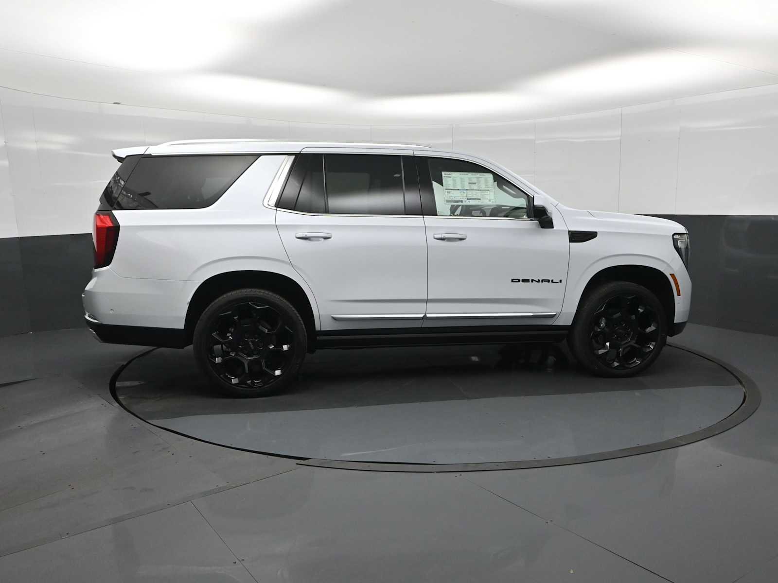 New 2026 GMC Yukon Denali w/ Denali Reserve Package image 9