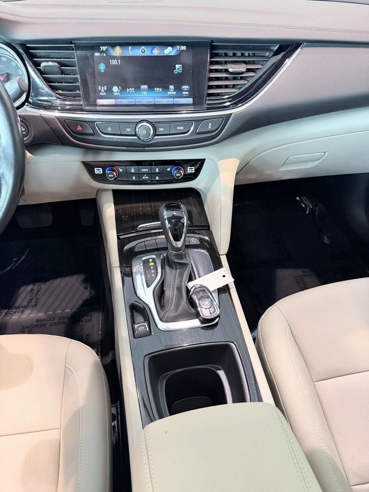 Used 2018 Buick Regal Essence w/ Driver Confidence Package #1 FWD image 38