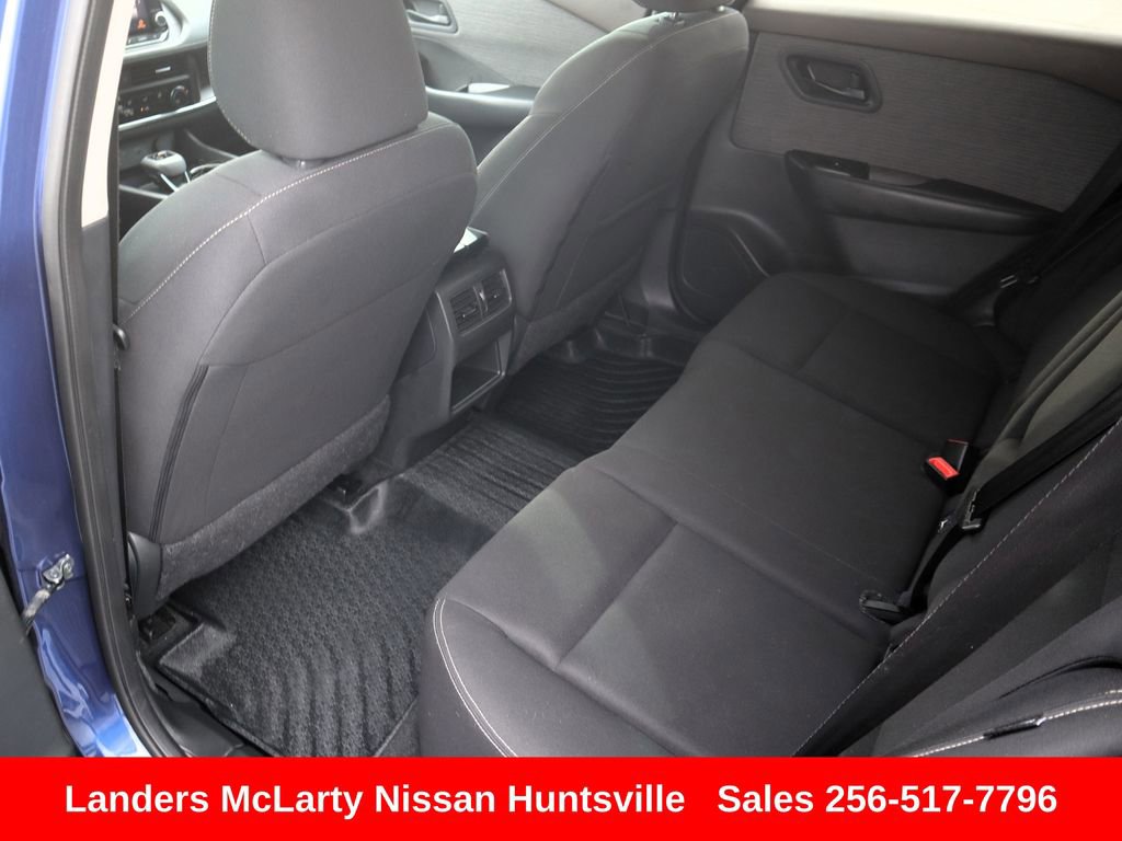 Used 2023 Nissan Rogue S image 14