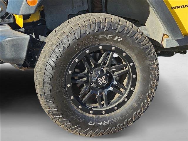 Used 2015 Jeep Wrangler Rubicon w/ Power Convenience Group image 15