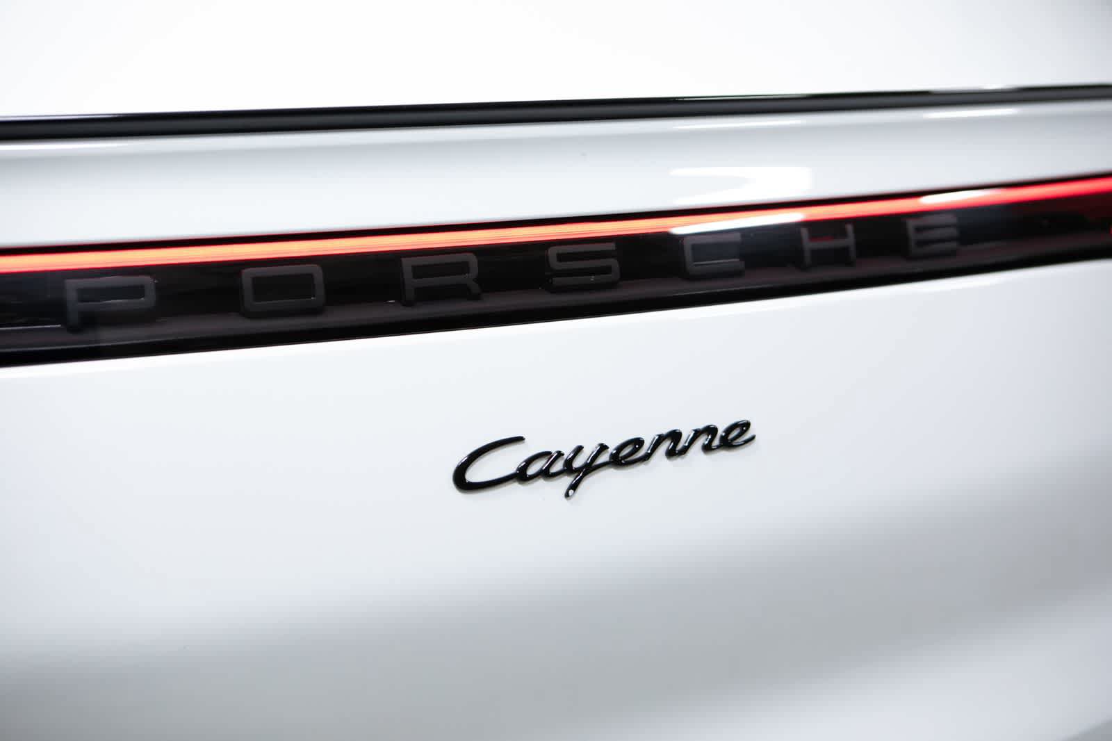 Certified 2023 Porsche Cayenne Platinum Edition AWD/4WD image 19