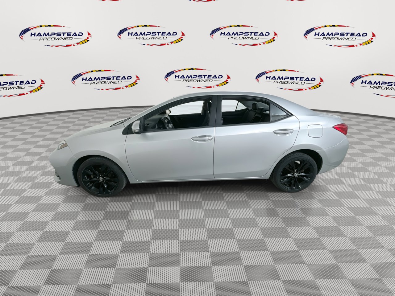 Used 2017 Toyota Corolla XSE image 5