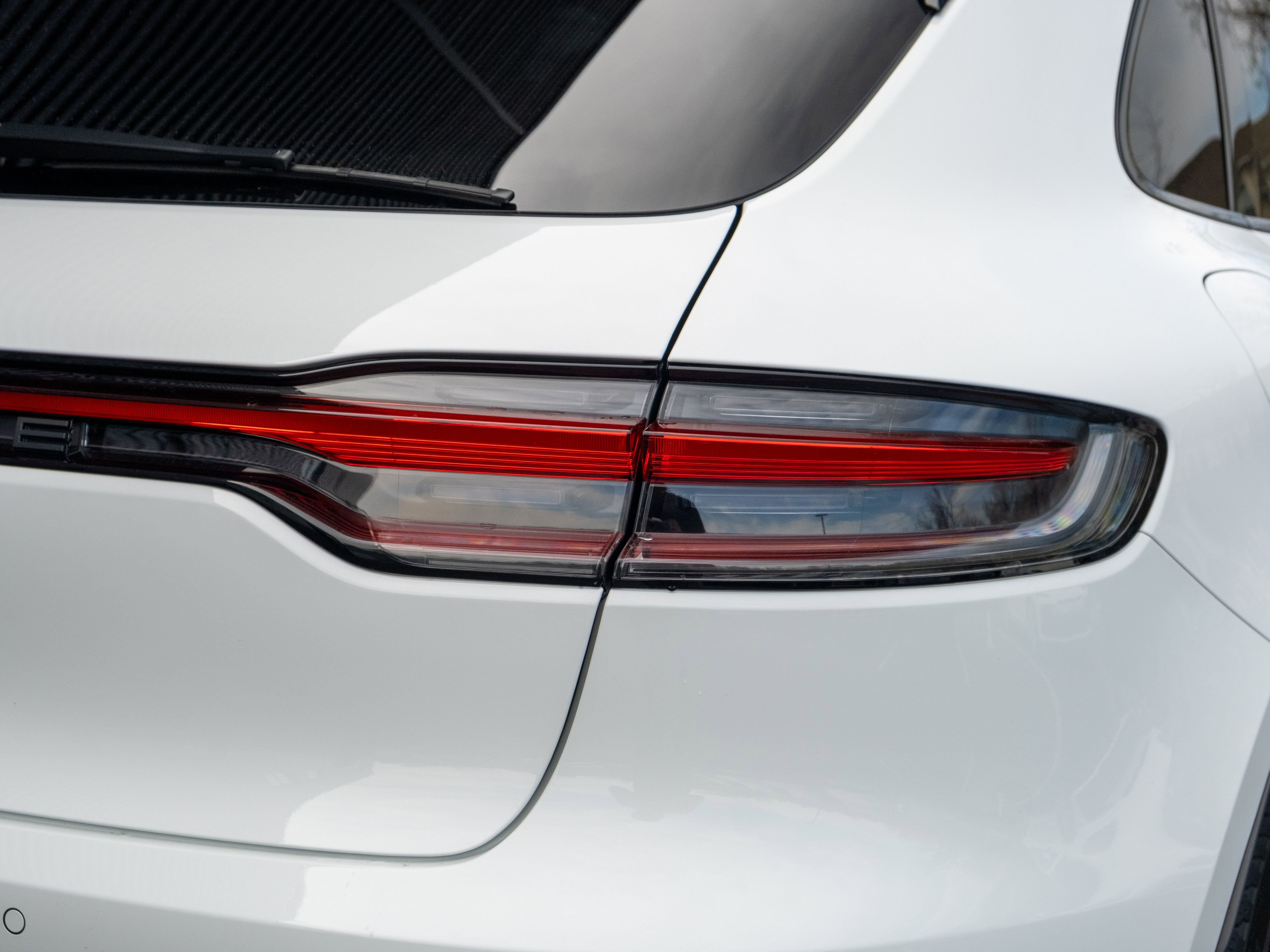 Certified 2025 Porsche Macan image 44