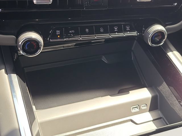 New 2026 Chevrolet Suburban LS w/ LPO, Dark Essentials Package RWD image 31