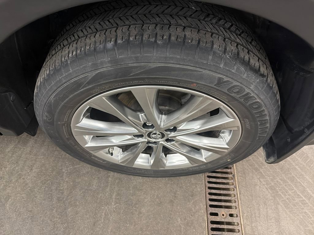 Certified 2018 Toyota RAV4 Limited image 30