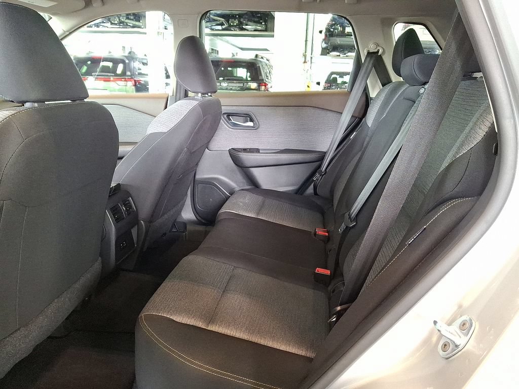 Used 2023 Nissan Rogue SV AWD/4WD image 13