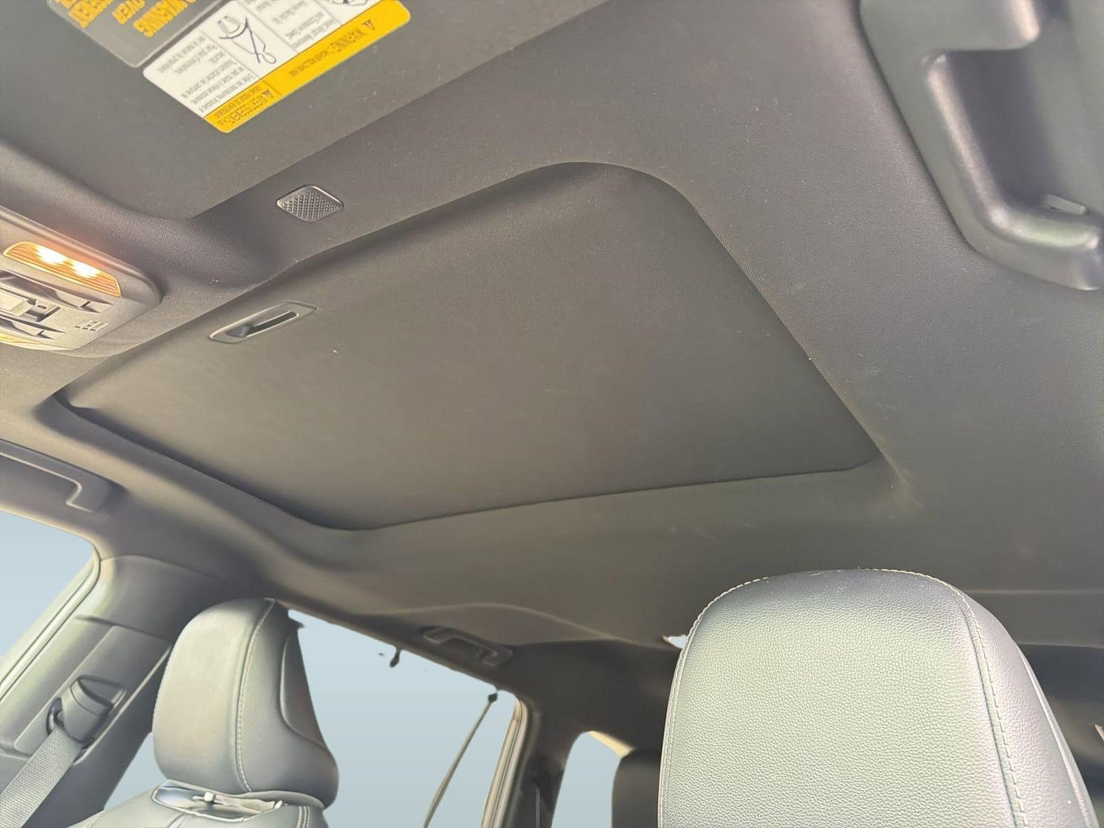 Used 2021 Toyota Highlander XSE FWD image 16