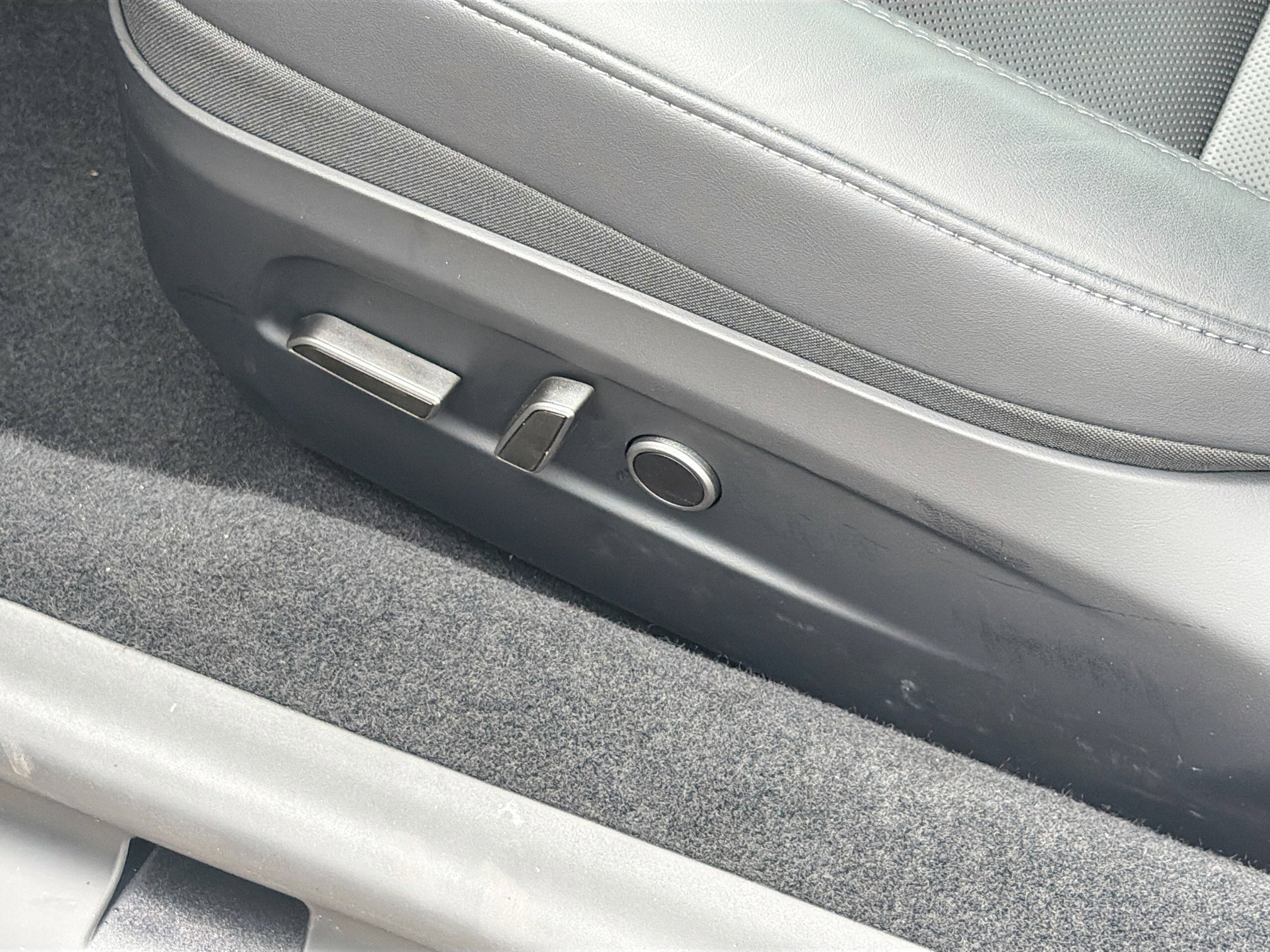 Used 2024 Tesla Model 3 Standard Range image 25