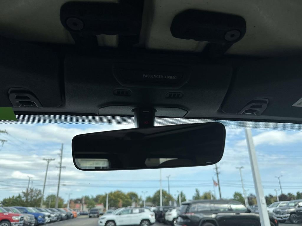 Used 2018 Jeep Wrangler Unlimited Sahara image 33