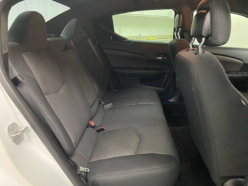 Used 2014 Dodge Avenger SE FWD image 13