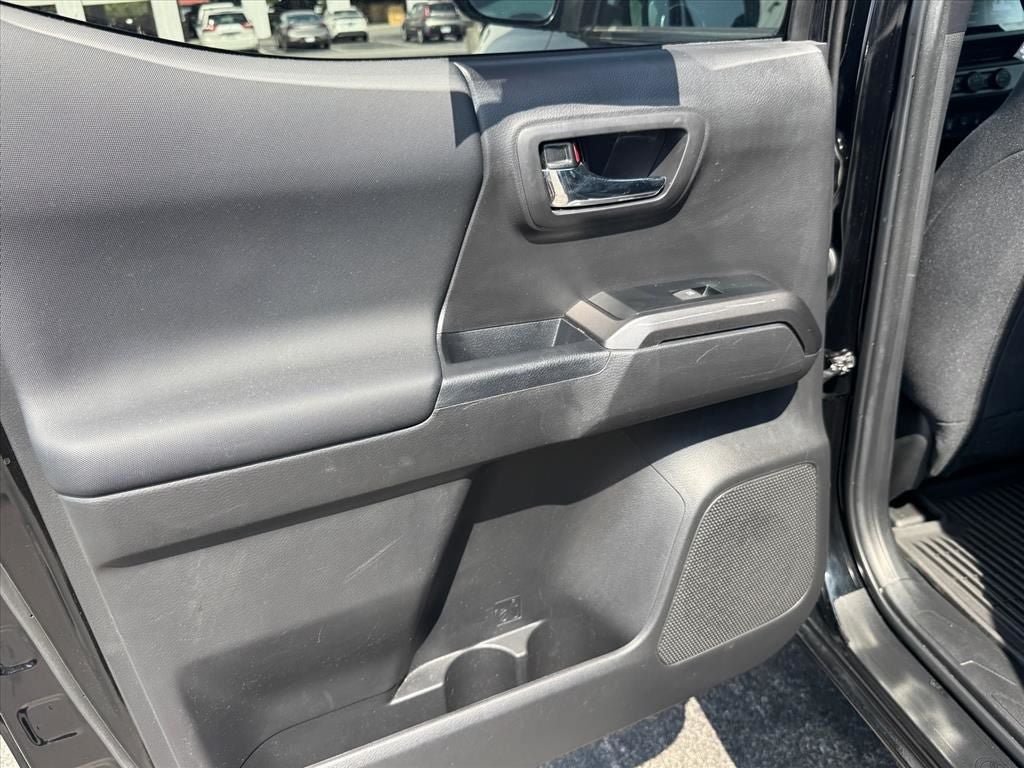 Used 2023 Toyota Tacoma TRD Off-Road AWD/4WD image 17