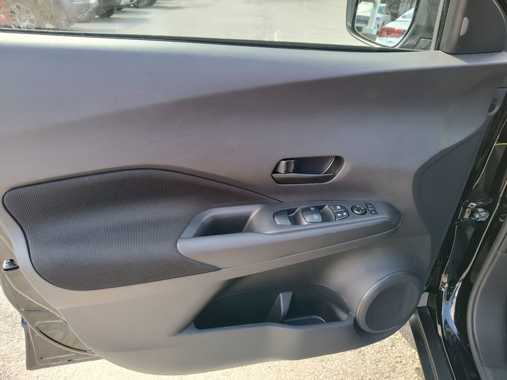 Used 2025 Nissan Kicks Play S image 16