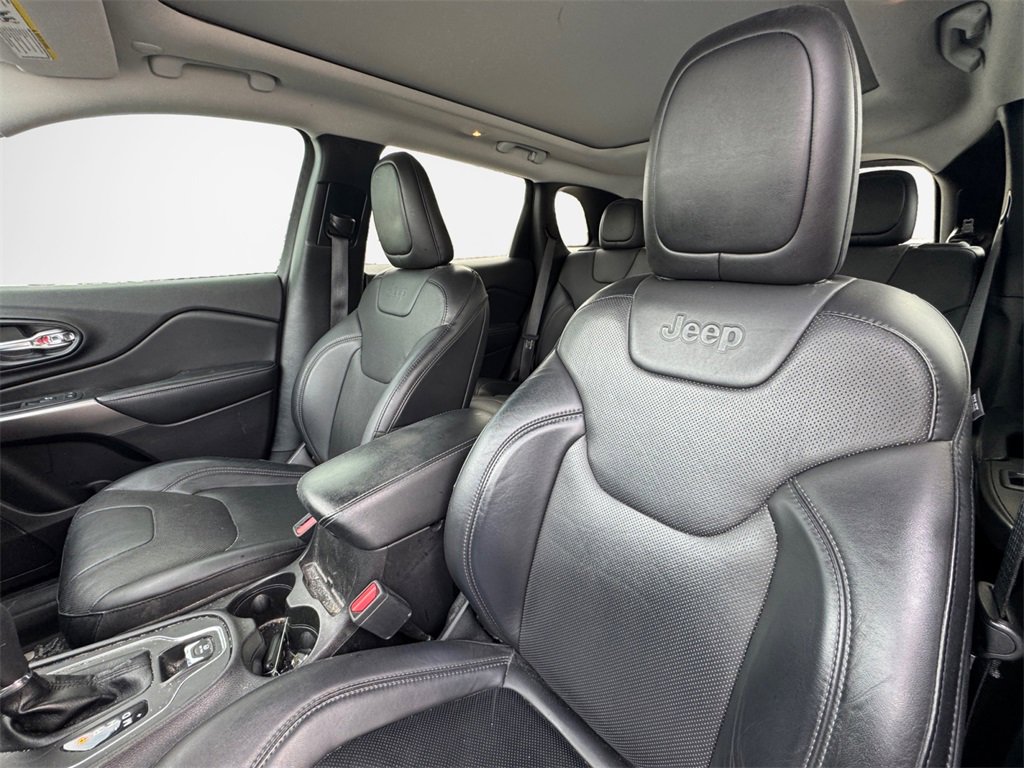 Used 2021 Jeep Cherokee Latitude Lux w/ Sun & Sound Group image 24