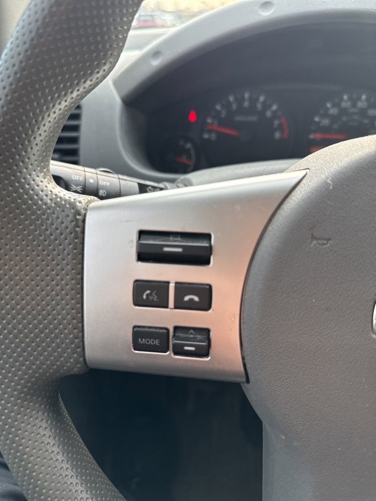 Used 2020 Nissan Frontier SV image 25