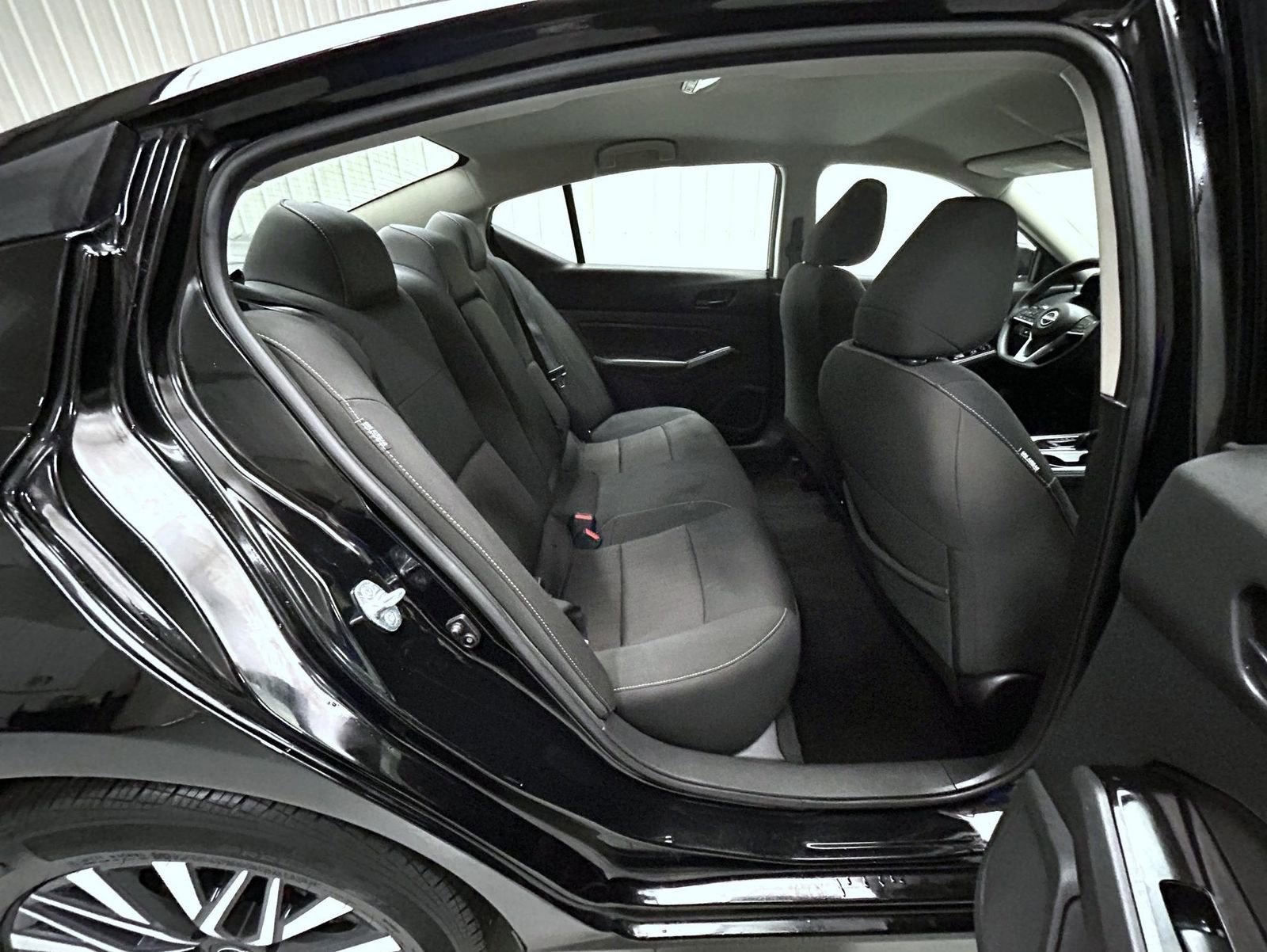 Used 2023 Nissan Altima 2.5 SV AWD/4WD image 18