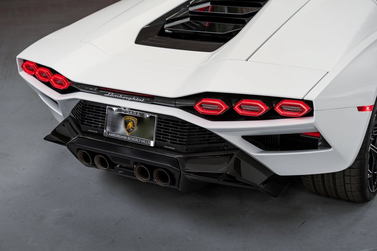 Used 2022 Lamborghini Aventador Countach AWD/4WD image 34