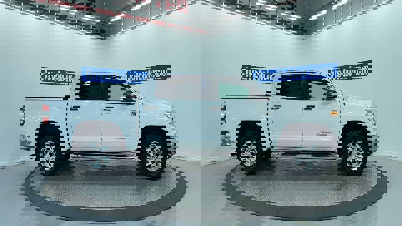 Used 2015 Toyota Tundra SR5 w/ SR5 Upgrade Package image 4