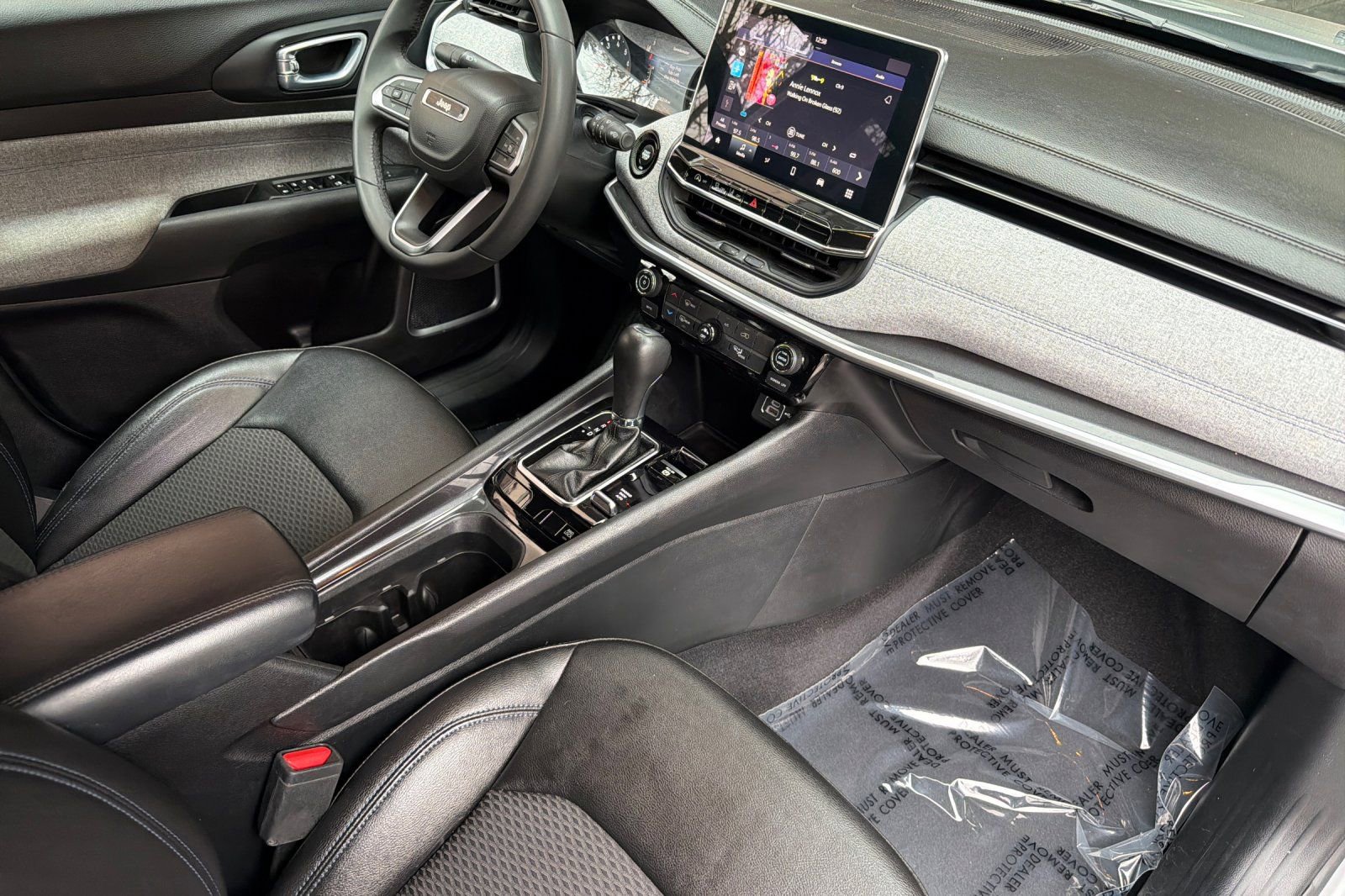 Used 2024 Jeep Compass Latitude image 16